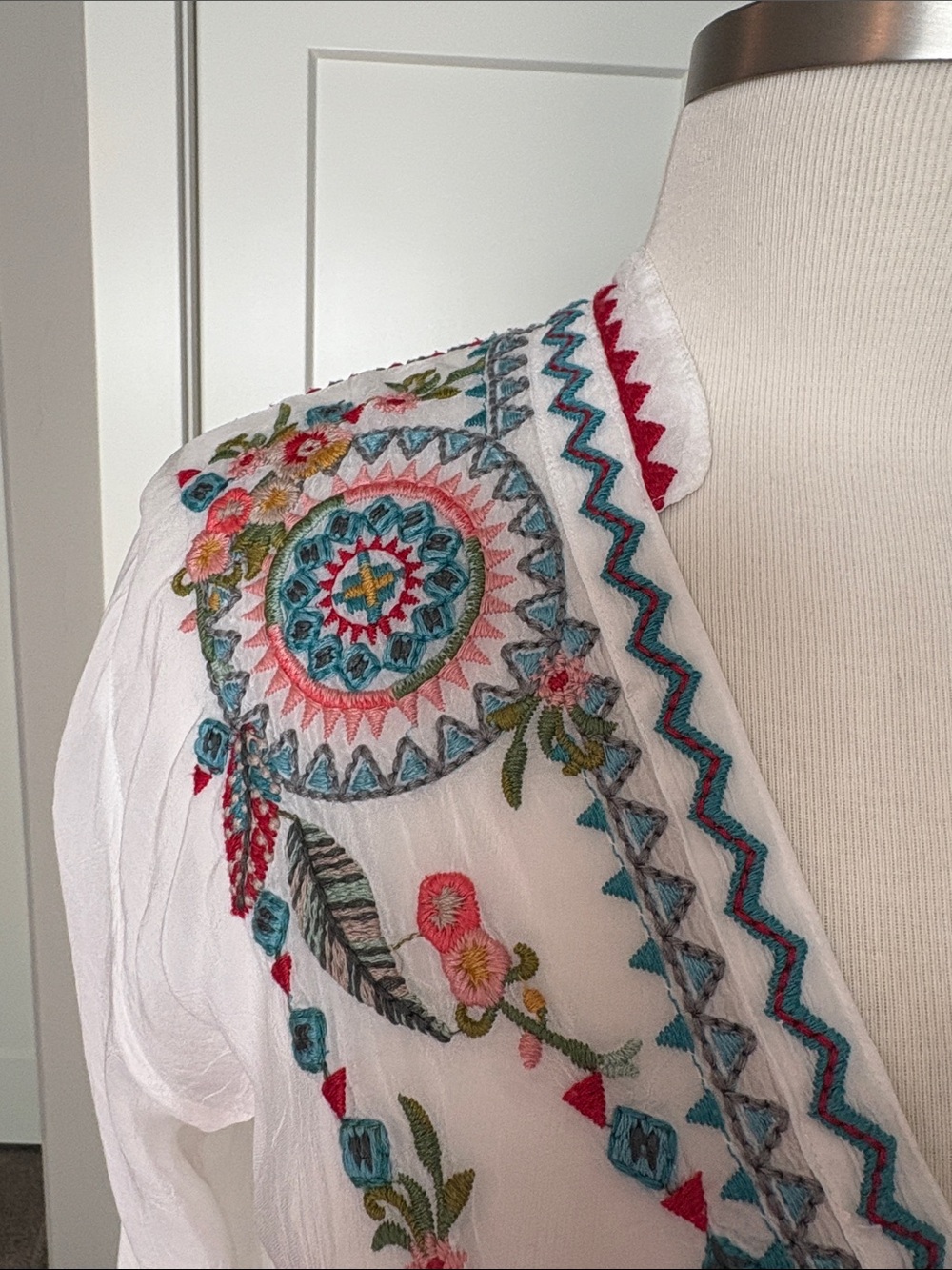 Johnny Was White Embroidered V-Neck Tunic with Multicolor Floral Accents - Picture 5 of 13